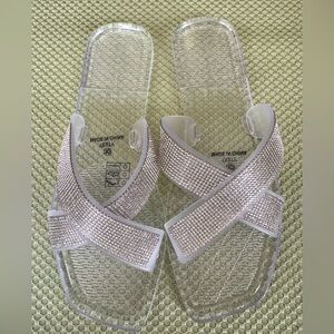 NWT Nicole Miller – NY “Testy“ Gel and Rhinestone Cross Slides- Ladies 10 Medium